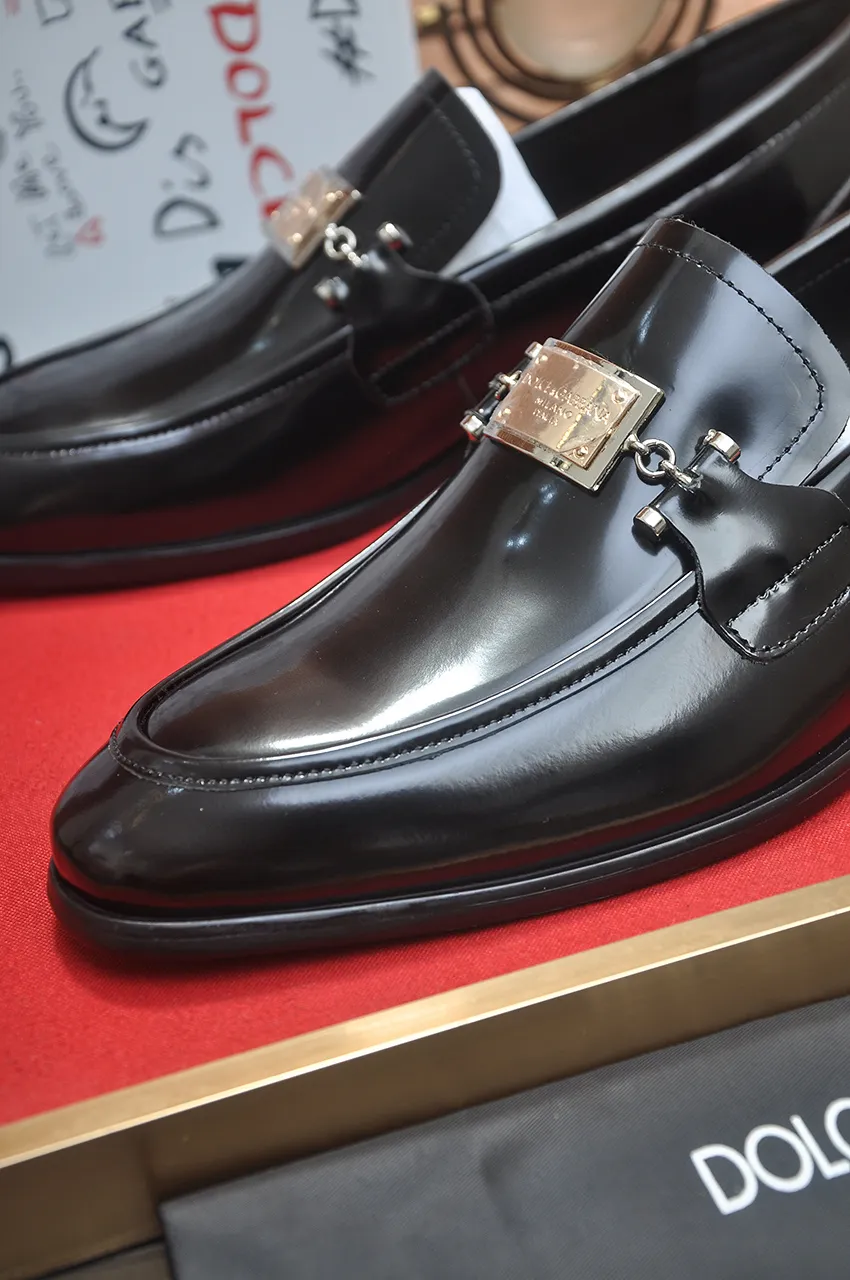 Men's men's shoes 💰500💶🌲 DG top 🔍🔍Men's new leather shoes 🚹 are on sale at the same time at the counter ⚠The uppers are imported cowhide from Italy, the entire imported cowhide lining, imported accessories 💪💪, completely 1⃣️ vs 1⃣️ replica 🇮 🇹💪💪, ⚠Sole: The original sole is specially provided by the original factory, the exclusive movable molded sole is super comfortable, ⚠The original factory follows the order, 🔍🔍high quality, you can enter and exit the counter at will, welcome to compare ⚠Size: 38-44 (45 customized)